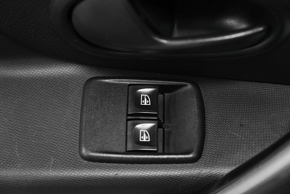 Renault Logan Life, 2019 года, пробег 74497 км