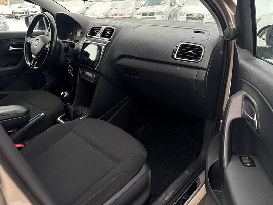 Volkswagen Polo Life, 2017 года, пробег 118538 км