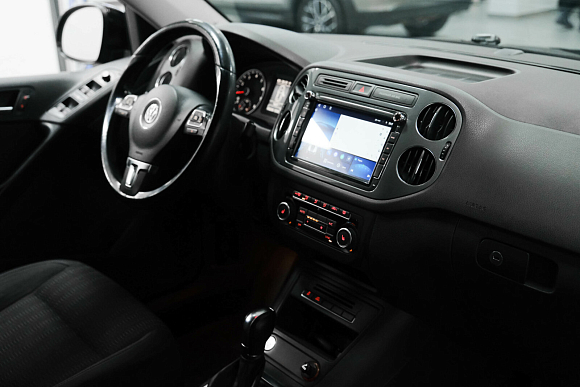 Volkswagen Tiguan Avenue, 2013 года, пробег 209000 км