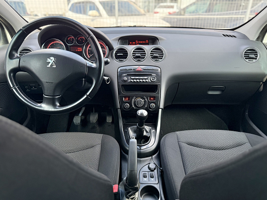 Peugeot 408, 2013 года, пробег 216000 км