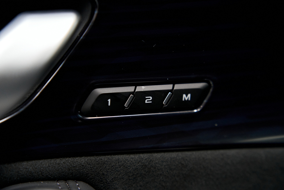 Geely Monjaro Flagship, серый