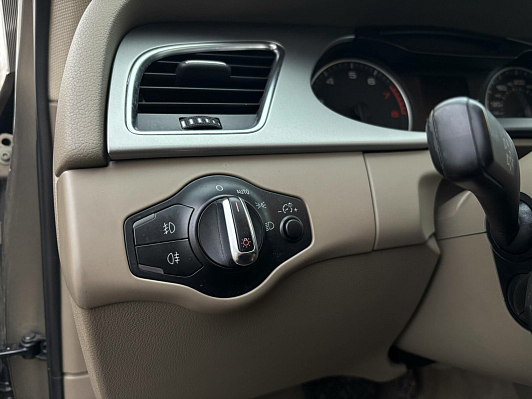 Audi A4, 2010 года, пробег 219615 км
