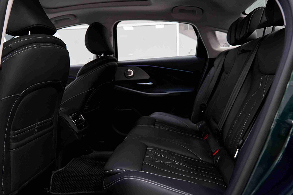 Chery Arrizo 8 Ультра Черный / Ultra Black, белый