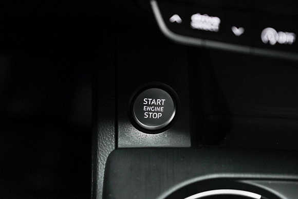 Audi A4 Advance, 2016 года, пробег 185000 км