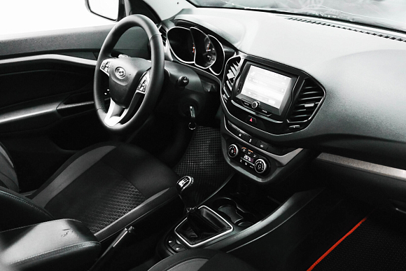 Lada (ВАЗ) Vesta Luxe Multimedia (2019-2021), 2018 года, пробег 144454 км