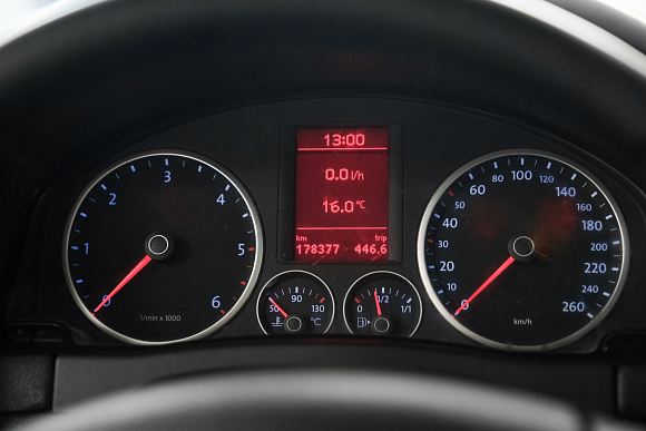 Volkswagen Tiguan, 2009 года, пробег 178244 км