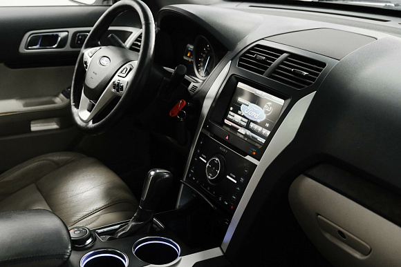 Ford Explorer, 2013 года, пробег 262000 км