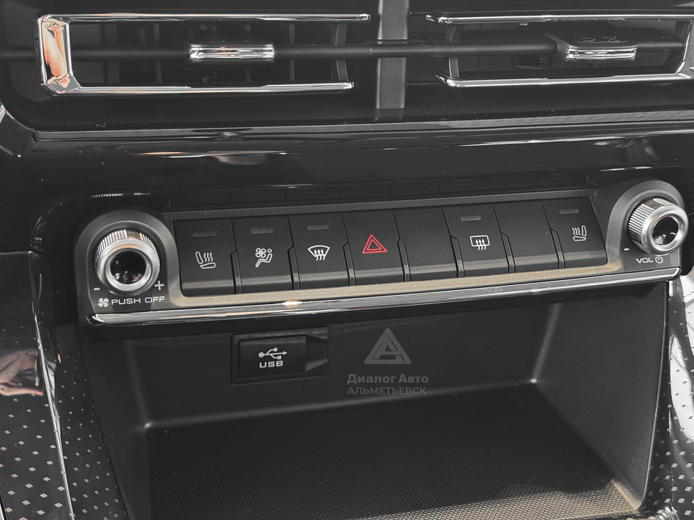 Haval M6 Family, серебряный