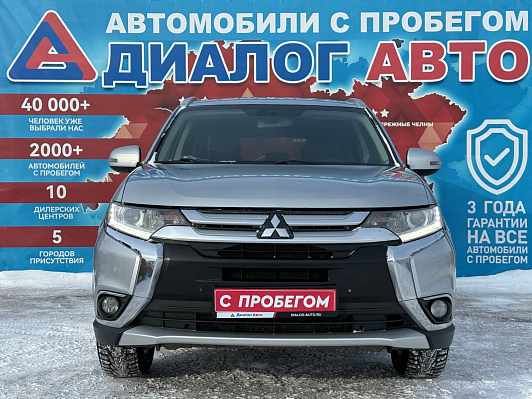 Mitsubishi Outlander Intense, 2016 года, пробег 210921 км