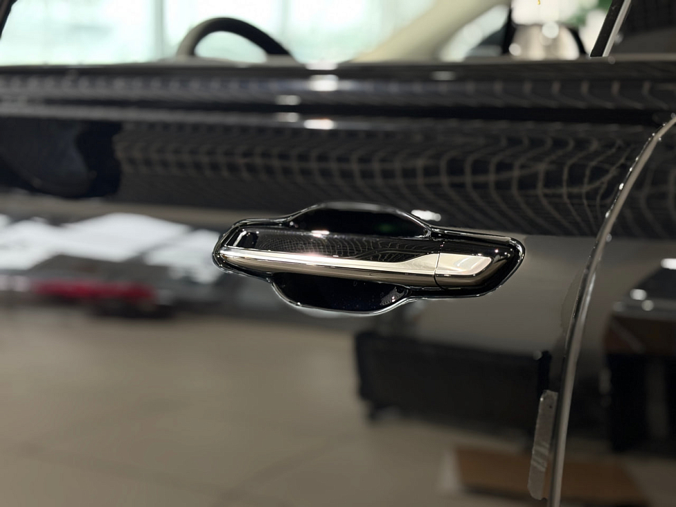 Hongqi HS3 Deluxe, черный