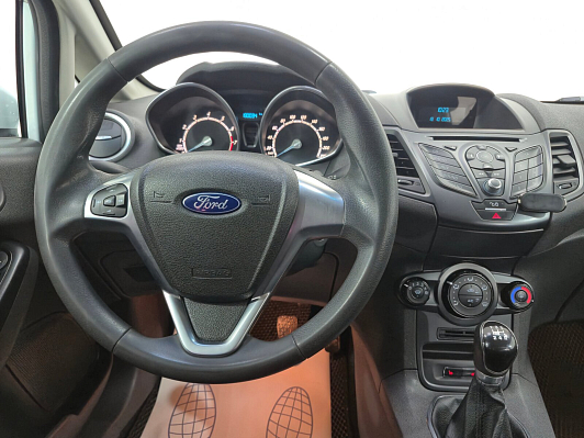 Ford Fiesta Trend, 2015 года, пробег 190030 км