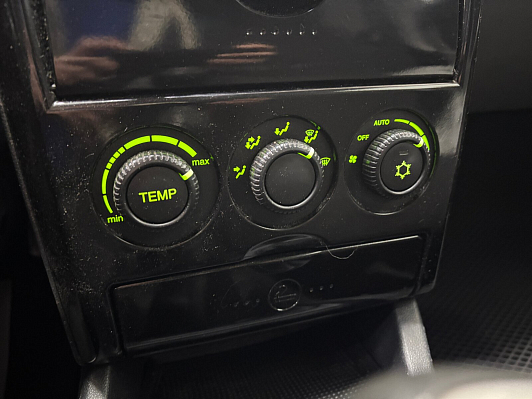 Lada (ВАЗ) Priora Люкс, 2011 года, пробег 211000 км