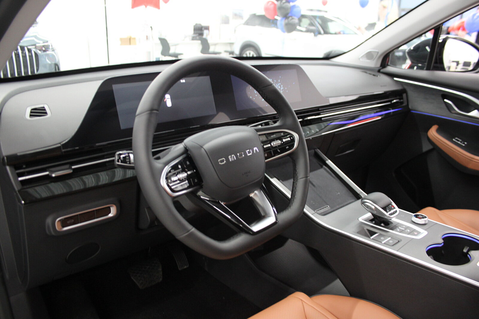Omoda C5 Supreme, серебряный