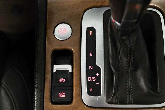 Volkswagen Touareg, 2014 года, пробег 218000 км