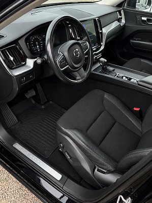 Volvo XC60 R-Design, 2018 года, пробег 85238 км