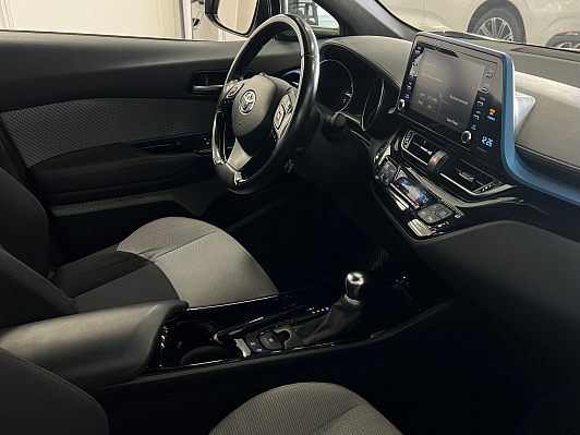 Toyota C-HR Hot, 2019 года, пробег 82972 км