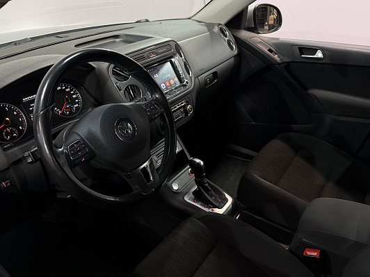 Volkswagen Tiguan Avenue, 2013 года, пробег 201000 км