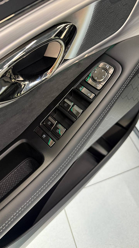 GAC GS8 Lounge HEV, серебряный