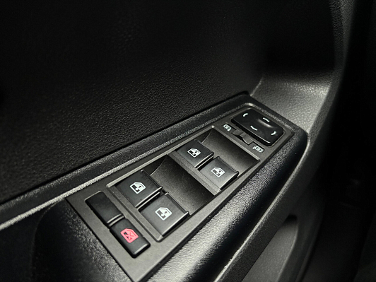 Lada (ВАЗ) Vesta Luxe Multimedia (2017-2019), 2019 года, пробег 92437 км