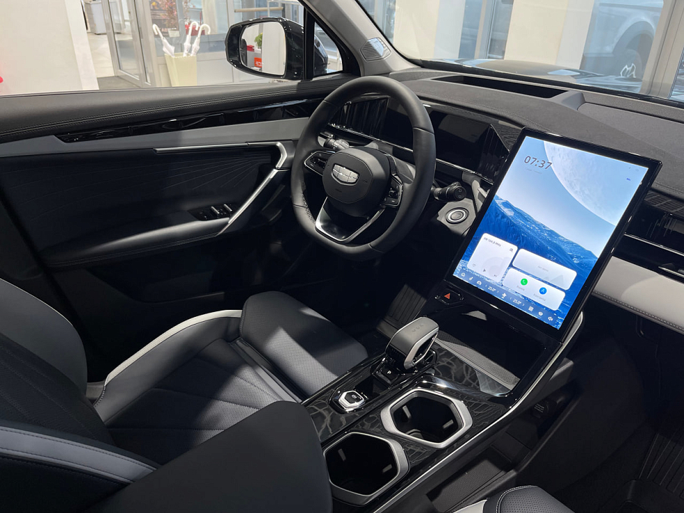 Geely Atlas Флагман, черный