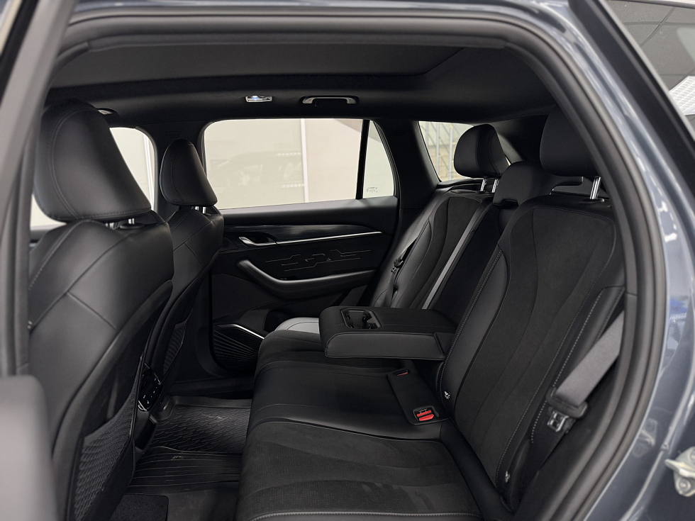 Geely Monjaro Люкс (2023-2025), серый