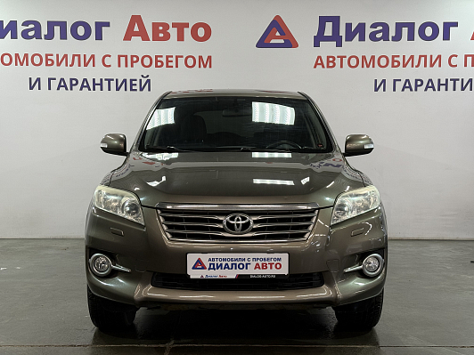 Toyota RAV4, 2011 года, пробег 196500 км