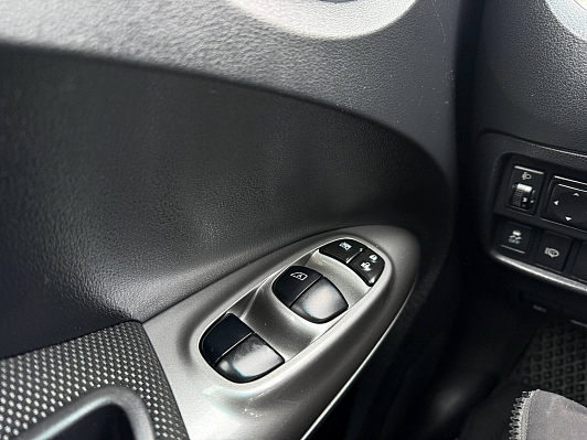 Nissan Juke SE+ Sport, 2013 года, пробег 190176 км