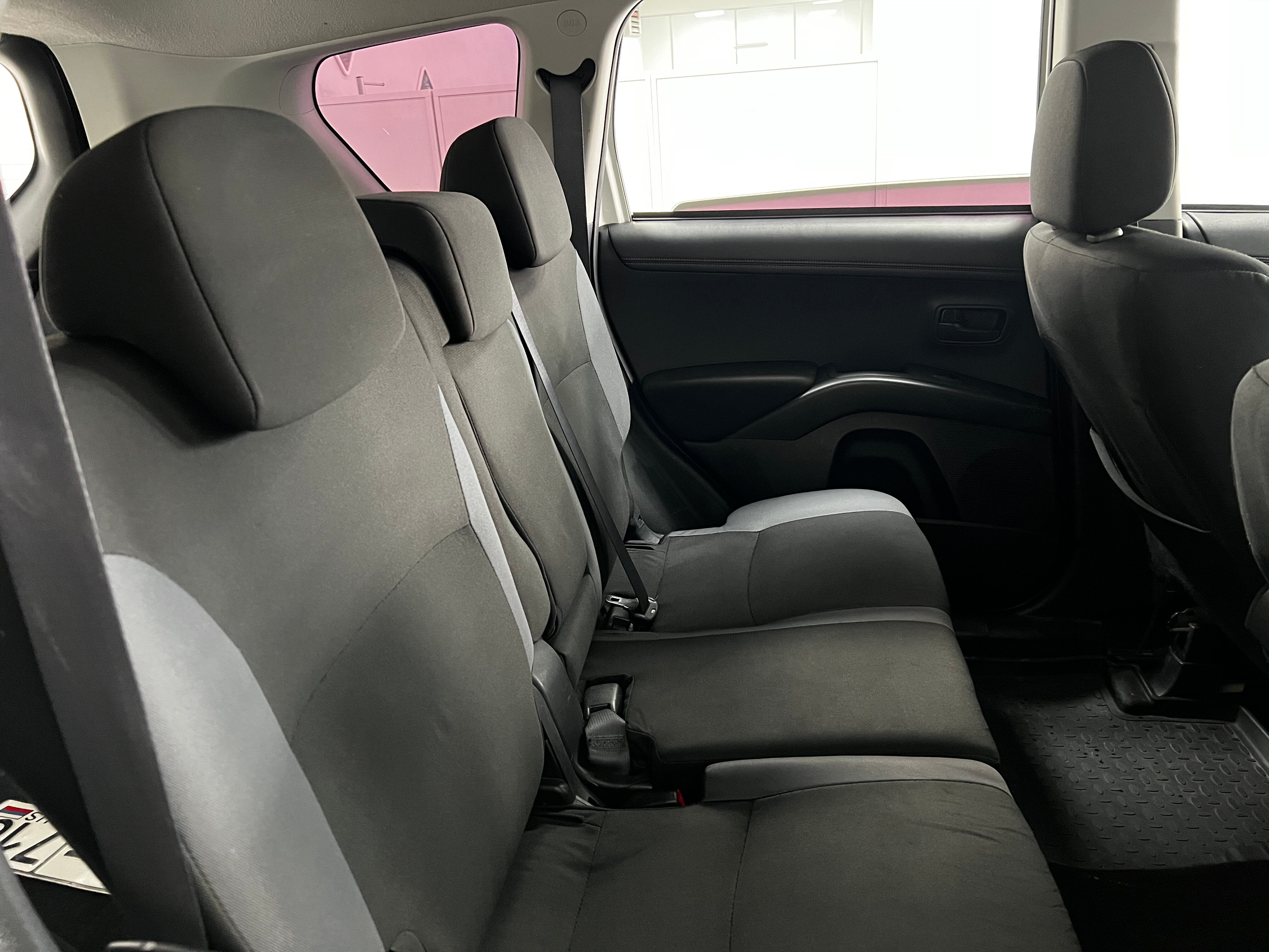 Mitsubishi Outlander Instyle, 2011 года, пробег 256000 км