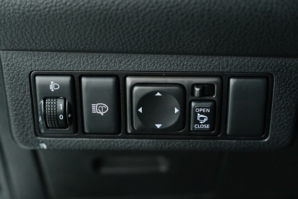 Nissan Tiida, 2010 года, пробег 219000 км