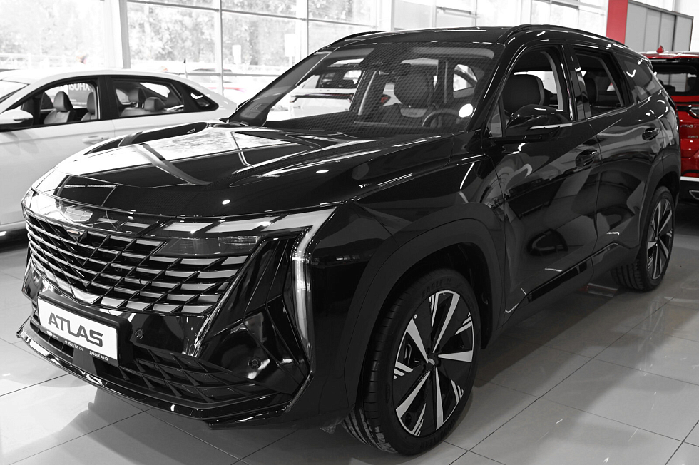 Geely Atlas Люкс, черный