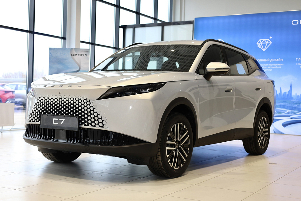 Omoda C7 Актив, серебряный