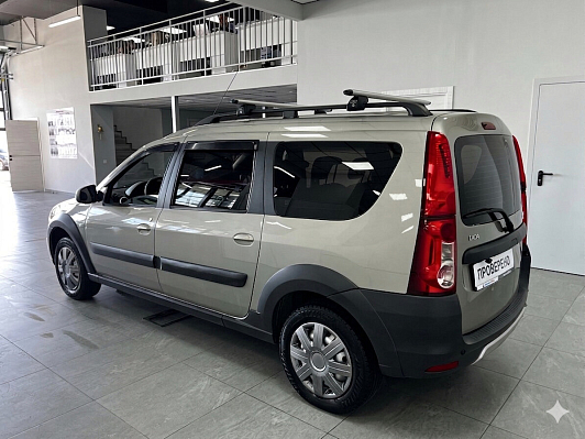 Lada (ВАЗ) Largus Luxe (5 мест), 2018 года, пробег 185005 км