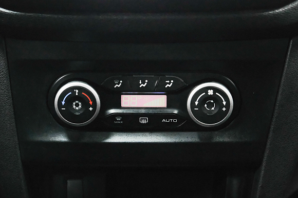 Lada (ВАЗ) XRAY Comfort, 2017 года, пробег 105000 км