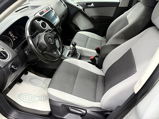 Volkswagen Tiguan, 2011 года, пробег 214285 км