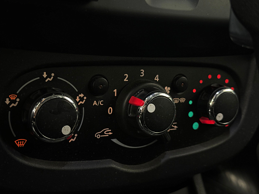 Renault Duster Expression, 2017 года, пробег 200500 км