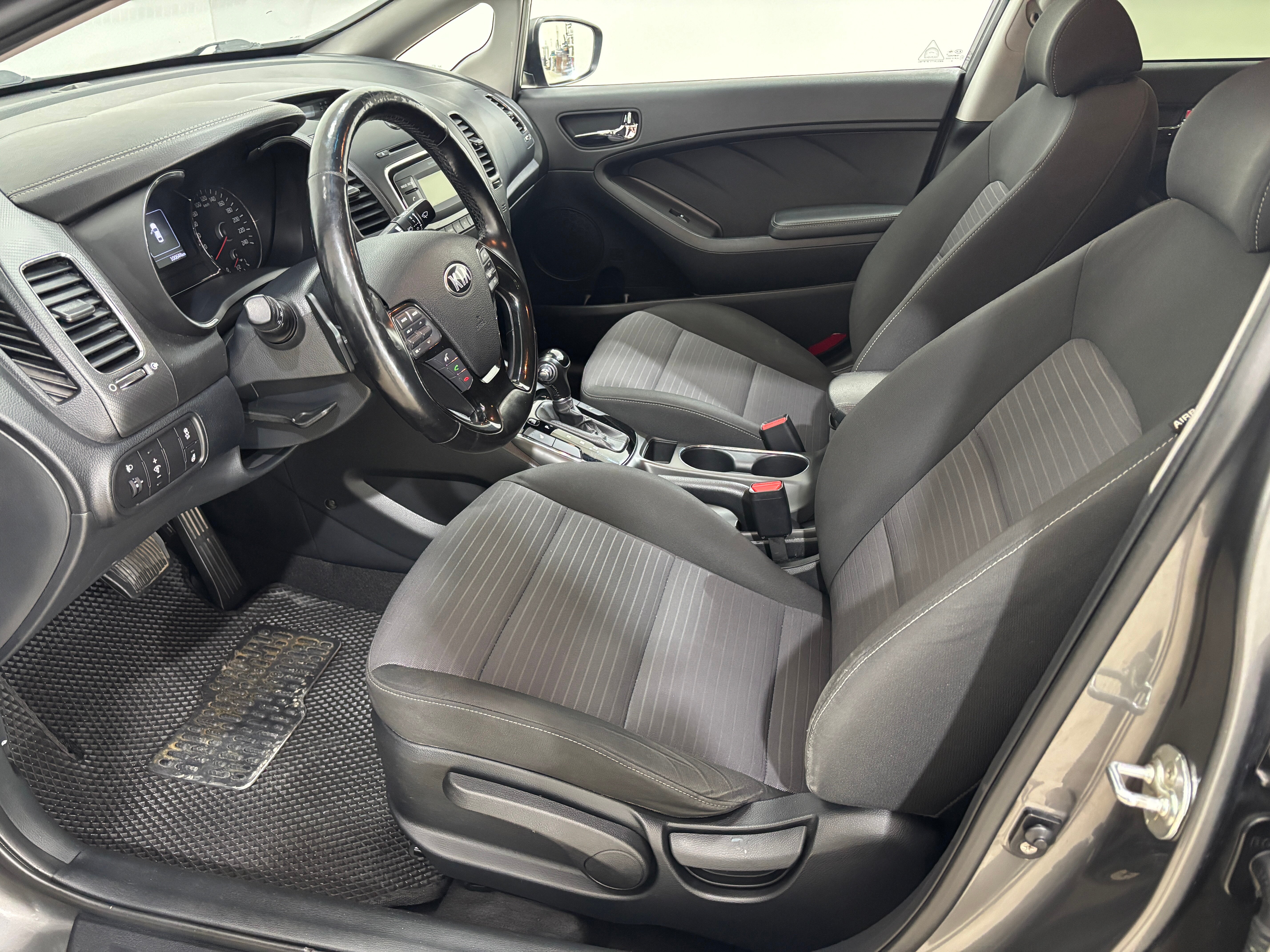 Kia Cerato Luxe, 2018 года, пробег 100700 км