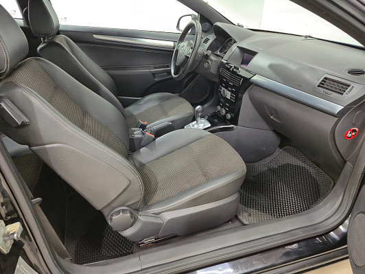 Opel Astra, 2010 года, пробег 122631 км