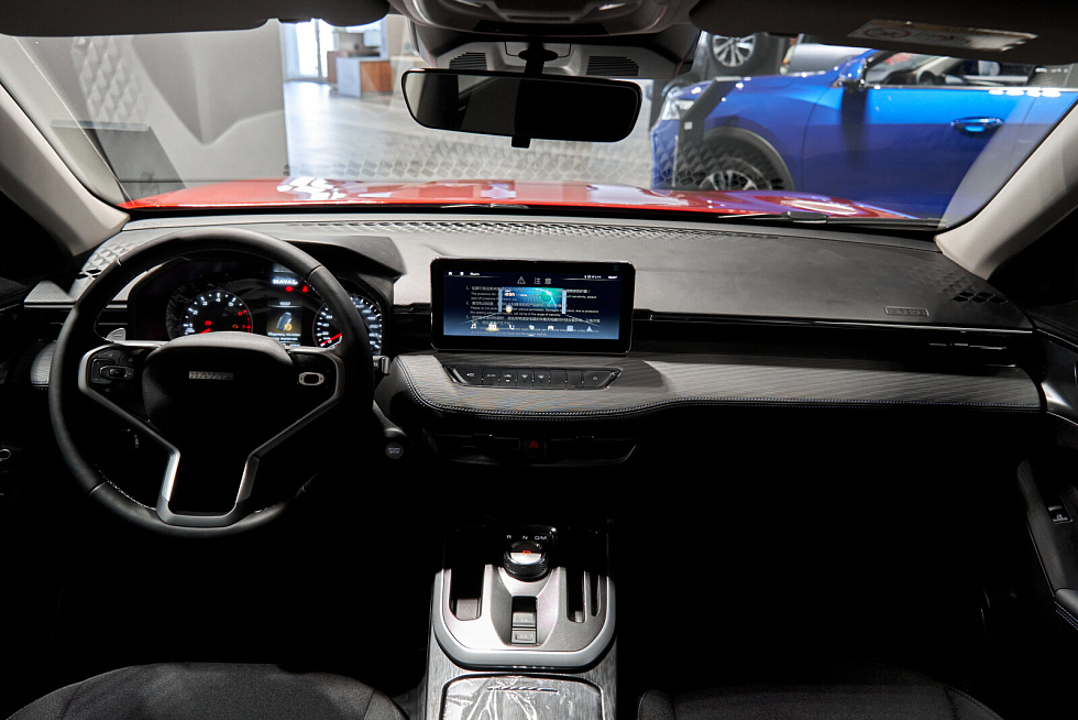 Haval Jolion Comfort, красный