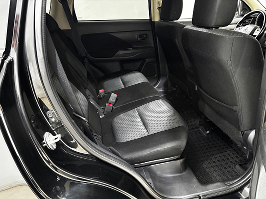 Mitsubishi Outlander Invite, 2015 года, пробег 182216 км