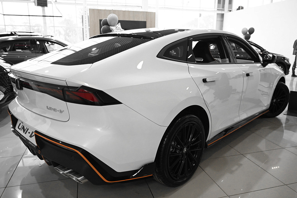 Changan UNI-V Техно, белый