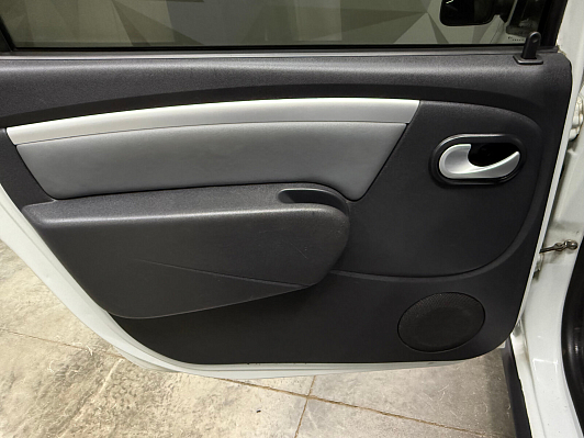 Lada (ВАЗ) Largus Luxe (7 мест), 2019 года, пробег 176635 км