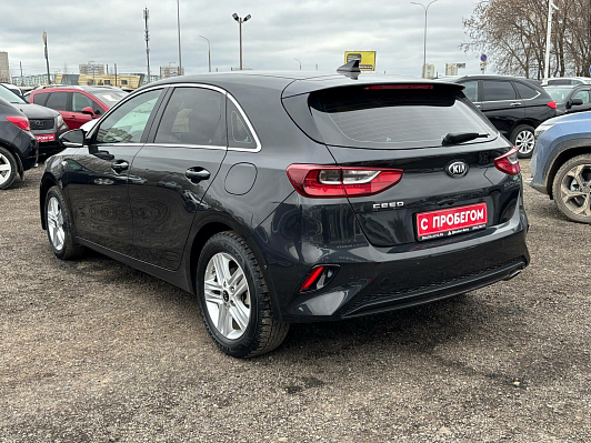 Kia Ceed Prestige, 2018 года, пробег 180268 км