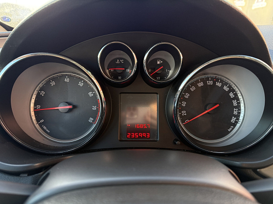 Opel Insignia Essentia, 2013 года, пробег 236000 км