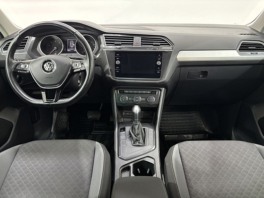 Volkswagen Tiguan Trendline, 2019 года, пробег 83853 км