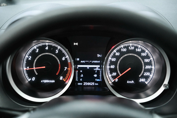 Mitsubishi Lancer, 2011 года, пробег 256000 км