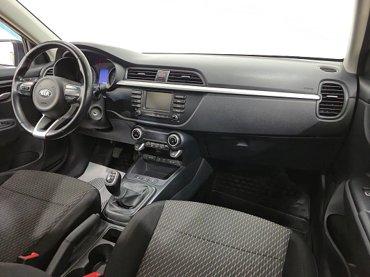Kia Rio Luxe, 2017 года, пробег 50000 км