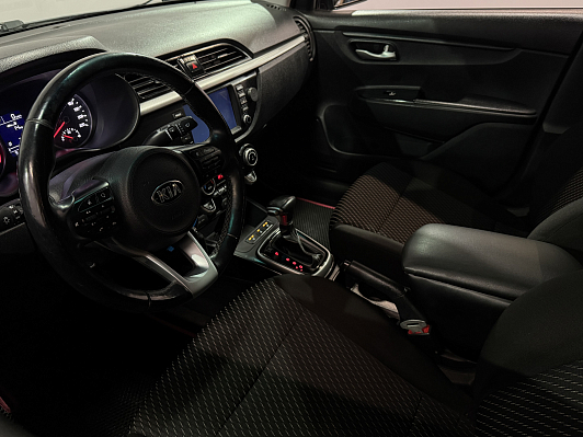 Kia Rio Luxe RED Line, 2019 года, пробег 154000 км