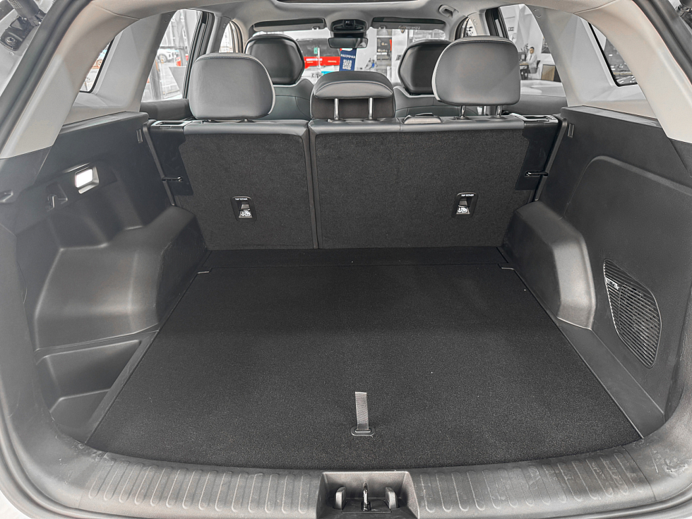 Geely Atlas Flagship, серебряный