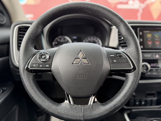 Mitsubishi Outlander Intense+, 2018 года, пробег 148000 км