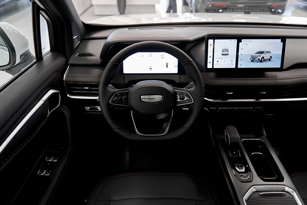 Geely Okavango Флагман, белый